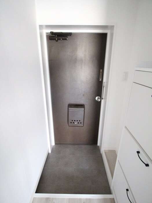 物件内観写真18　(玄関)