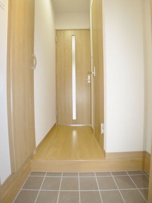 物件内観写真17　(玄関)