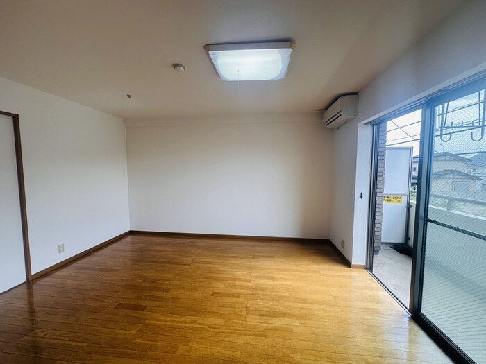 物件内観写真10　(居室)