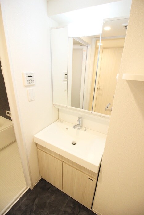 物件内観写真12　(洗面)