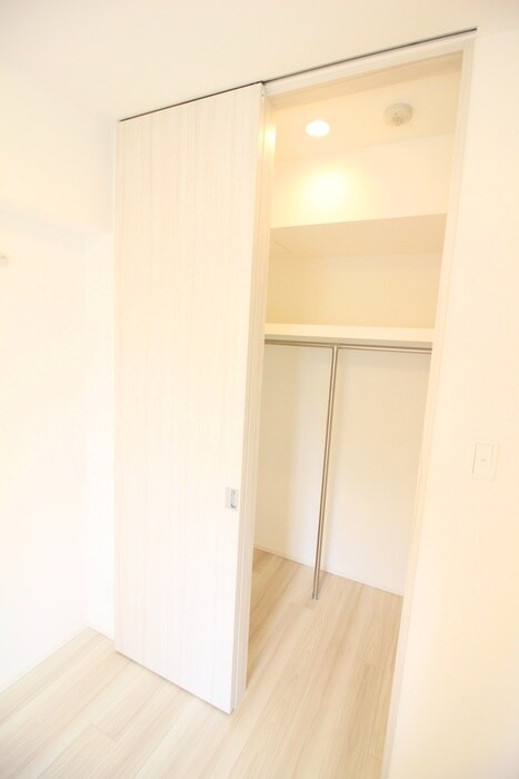 物件内観写真15　(収納)