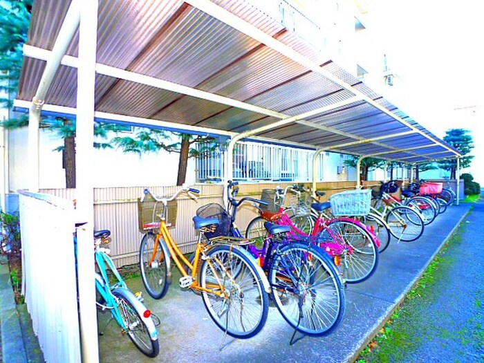 物件外観写真4　(駐輪場)