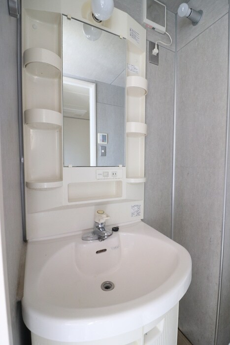 物件内観写真11　(洗面)