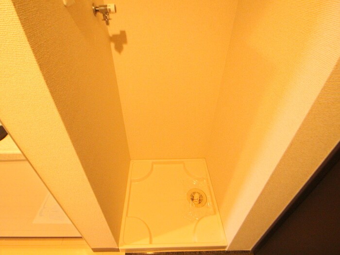 物件内観写真18　(洗濯機置場)