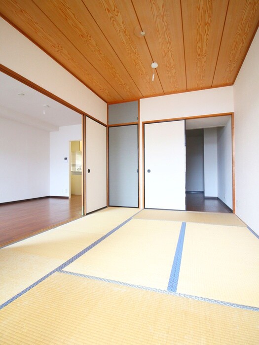 物件内観写真9　(居室)