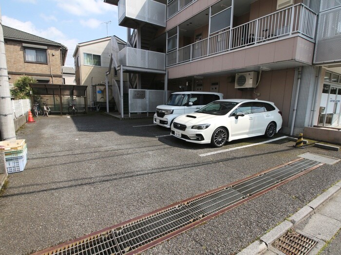 物件外観写真3　(駐車場)