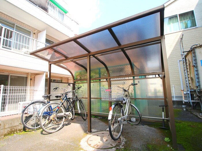 物件外観写真5　(駐輪場)