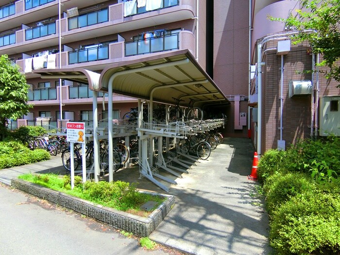 物件外観写真4　(駐輪場)
