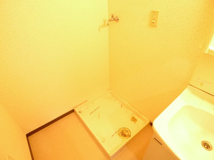 物件内観写真17　(洗濯機置場)