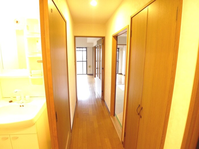 物件内観写真21　(廊下)