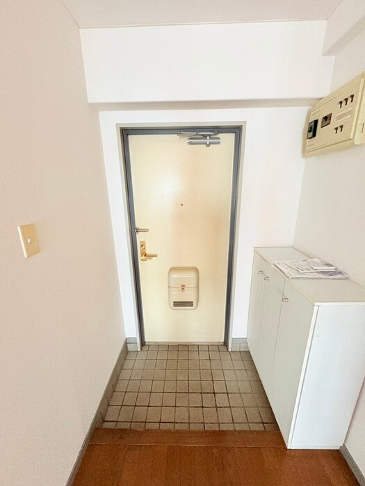 物件内観写真7　(玄関)