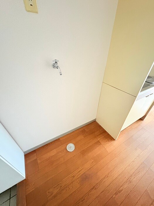 物件内観写真10　(洗濯機置場)