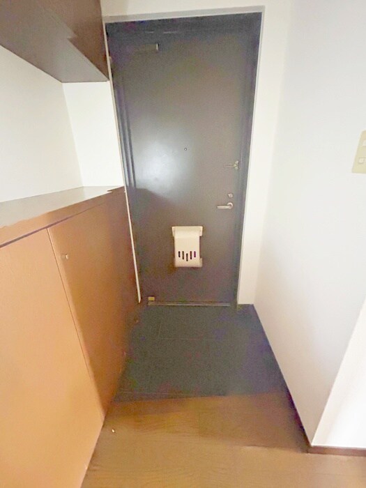 物件内観写真18　(玄関)