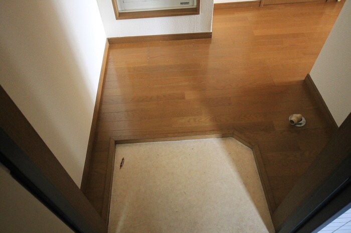 物件内観写真9　(玄関)