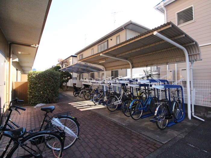 物件外観写真4　(駐輪場)