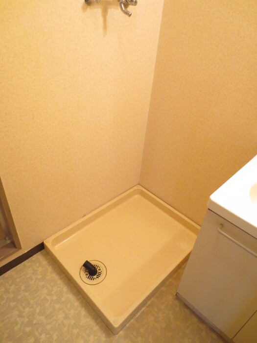 物件内観写真13　(洗濯機置場)