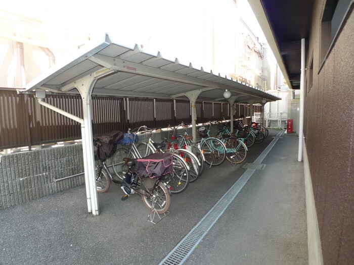 物件外観写真5　(駐輪場)