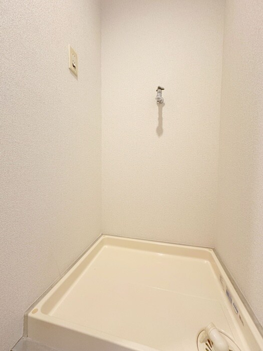 物件内観写真14　(洗濯機置場)