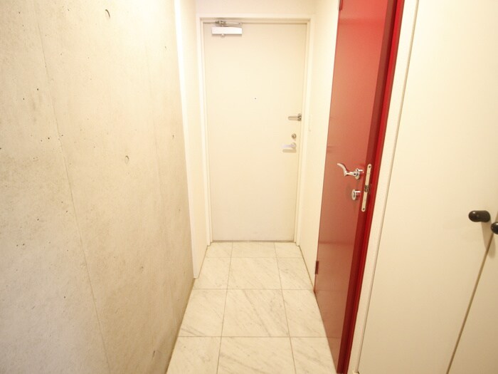 物件内観写真13　(玄関)