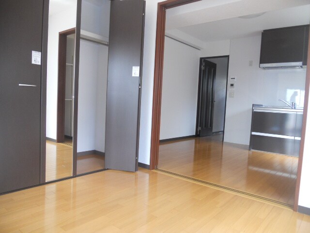 物件内観写真8　(居室)