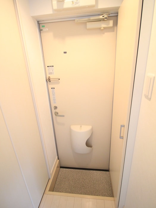 物件内観写真7　(玄関)