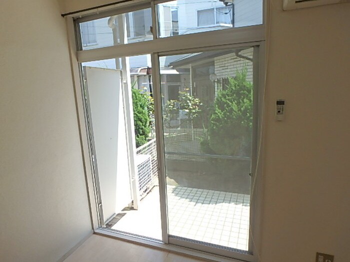 物件内観写真16　(洗濯機置場)