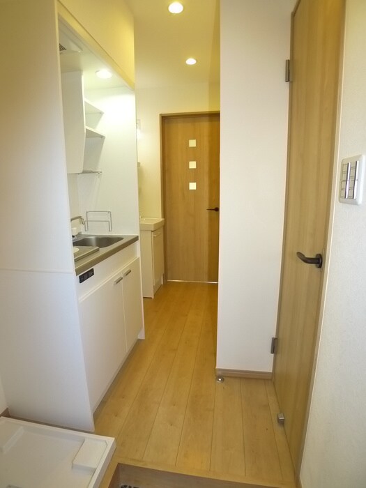 物件内観写真12　(玄関)