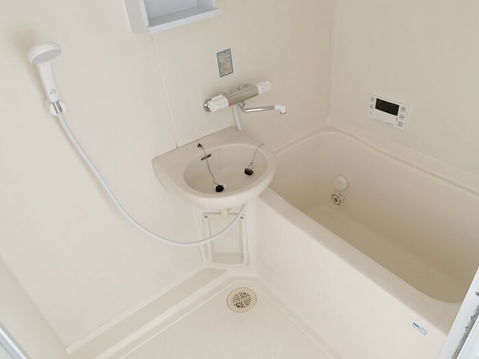 ｻﾝｸﾞﾚ-ｽのバス