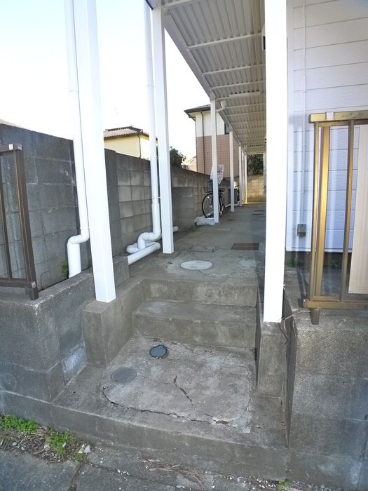 物件外観写真5　(エントランス部分)