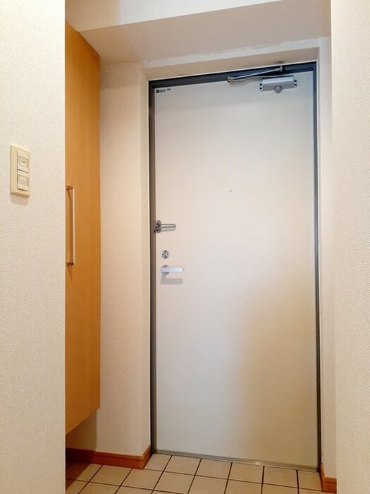 物件内観写真11　(玄関)