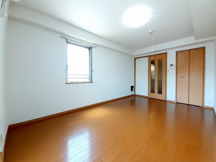 物件内観写真12　(室内からの展望)