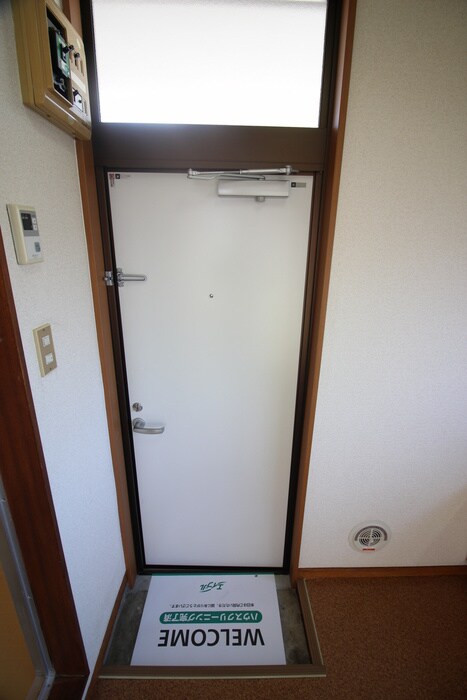 物件内観写真7　(玄関)