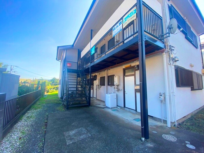 物件外観写真6　(エントランス部分)