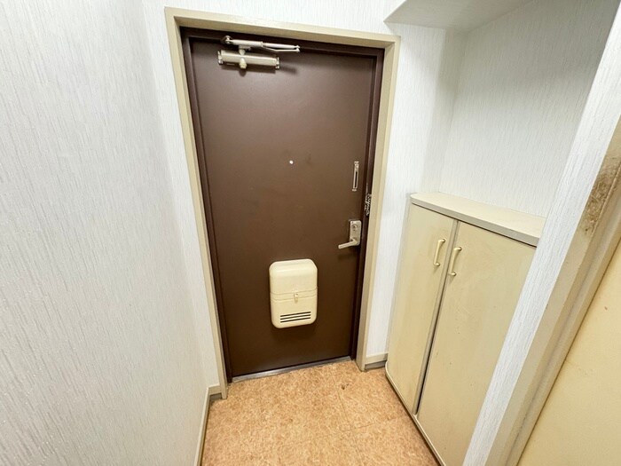 物件内観写真10　(玄関)