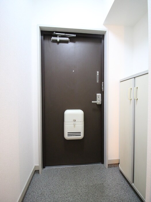 物件内観写真13　(玄関)