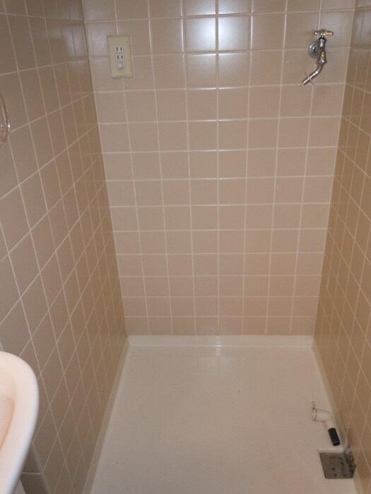 物件内観写真9　(洗濯機置場)