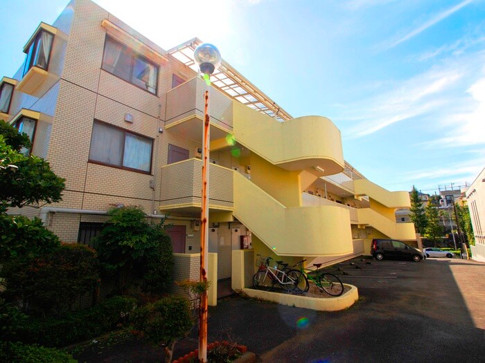 物件外観写真3　(駐車場)