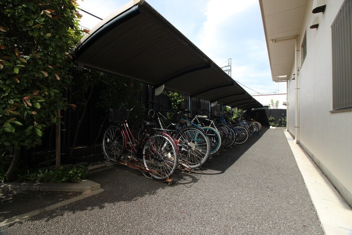 物件外観写真6　(駐輪場)