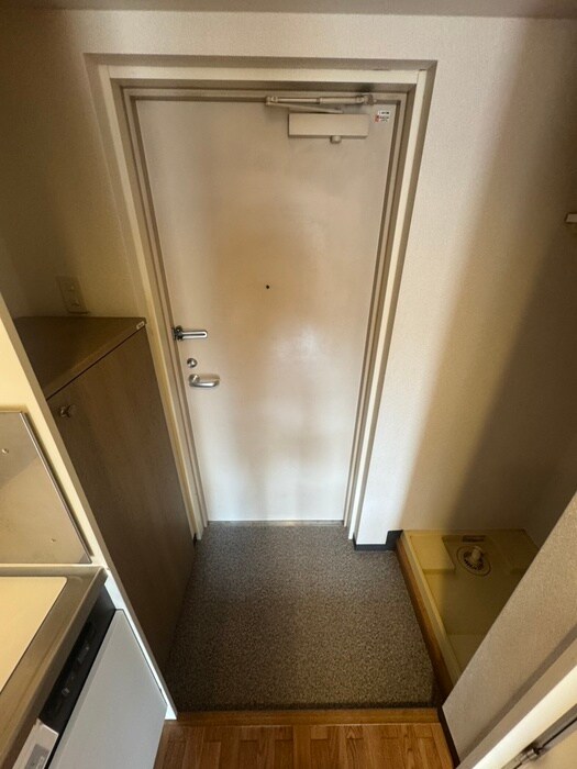 物件内観写真18　(玄関)