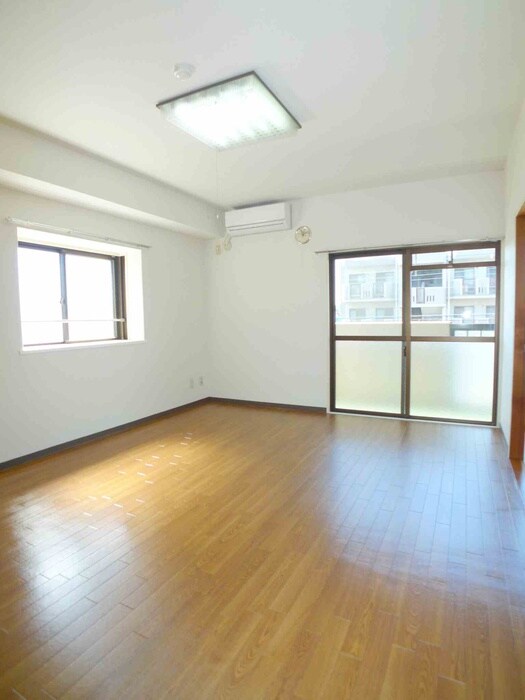 物件内観写真10　(居室)