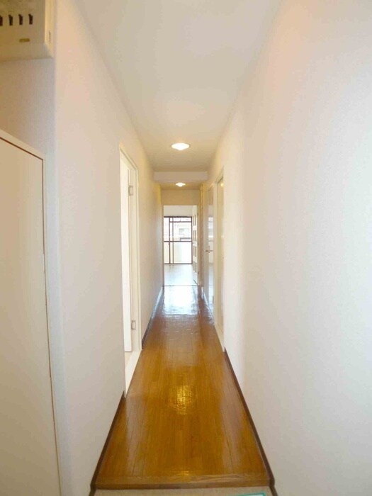 物件内観写真13　(玄関)