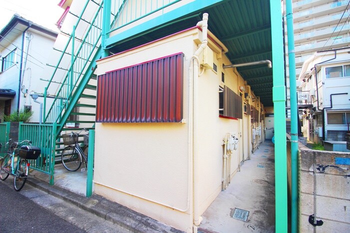 物件外観写真3　(エントランス部分)