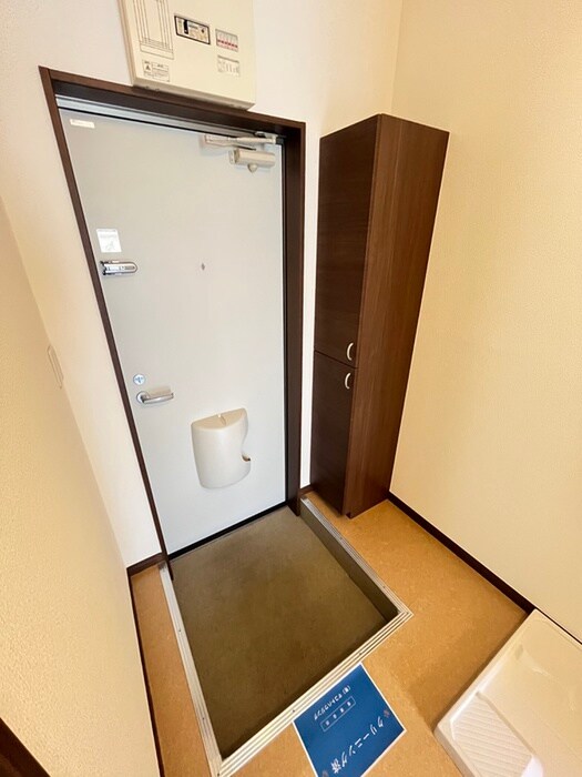 物件内観写真18　(玄関)