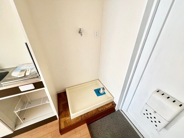 物件内観写真14　(洗濯機置場)