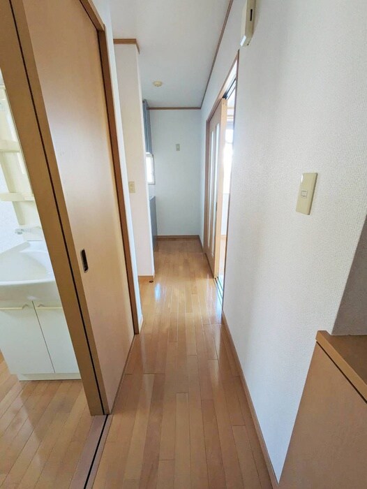 物件内観写真21　(廊下)