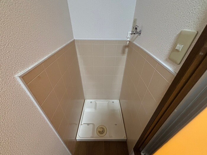 物件内観写真13　(洗濯機置場)