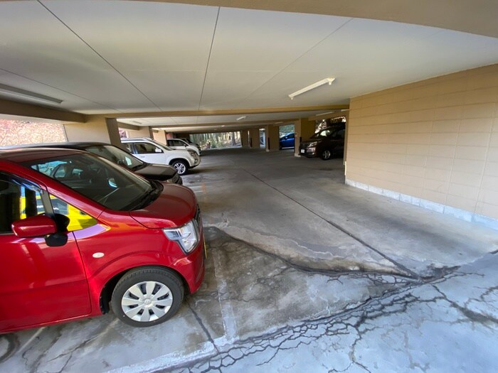 物件外観写真6　(駐車場)