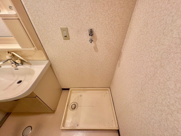 物件内観写真14　(洗濯機置場)