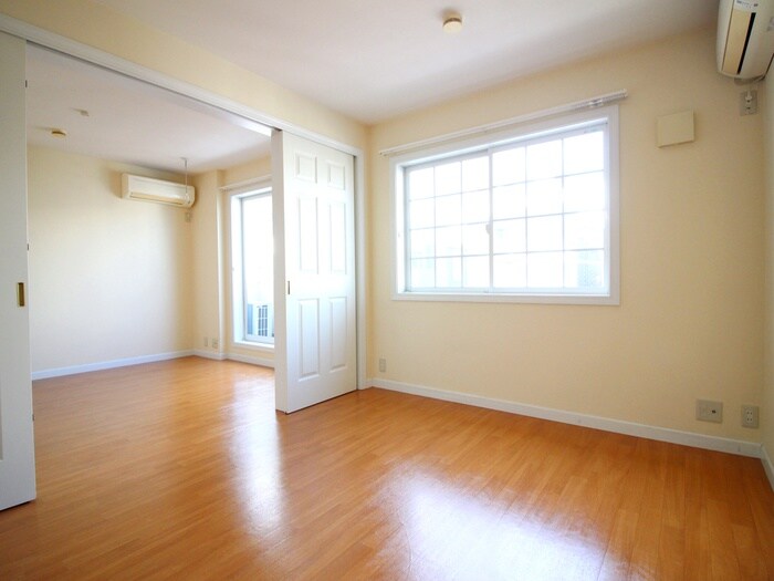 物件内観写真4　(居室)