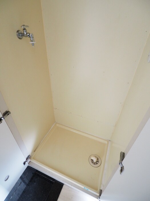 物件内観写真9　(洗濯機置場)